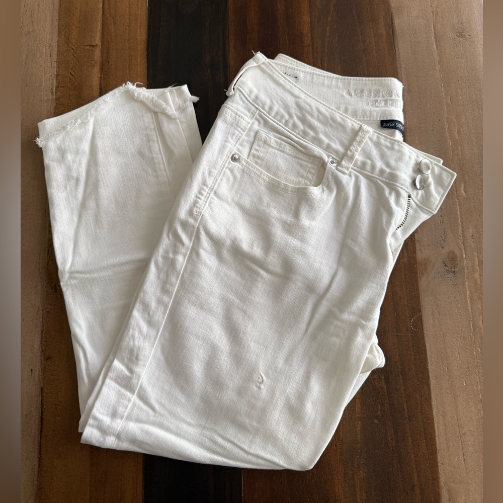 American Eagle stretch capris white ripped jeans